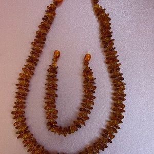 Beautiful amber set, necklace 18,5” long and bracelet 8,5” long new
